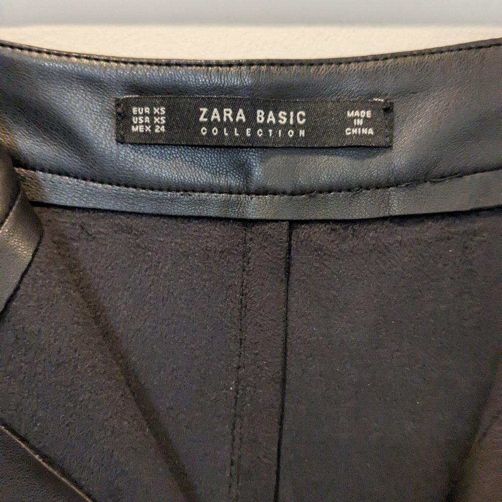 Zara A line Long Black Faux Leather Skirt with Button Details Sz XS - Picture 2 of 5